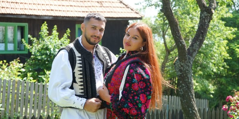 Ospitalitate și port popular la nedeia din comuna Bătrâna